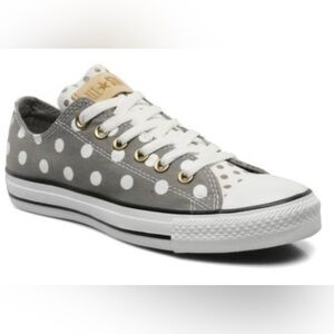 Gently Used Converse Low-Tops Size 8